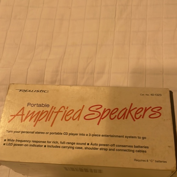 Realistic minimus 0.9 portable amplified studio speaker case cables - Picture 3 of 13